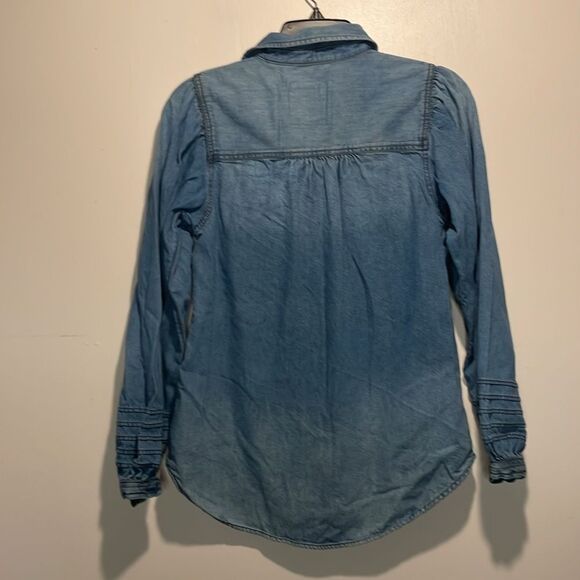 American Eagle Outfitters- Chambray Denim Full Button Down Shirt- Size XS - Picture 2 of 8